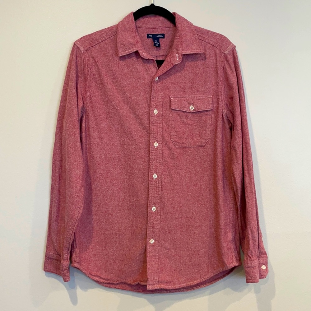 Gap Men’s Long-Sleeve Button-Up Red Shirt